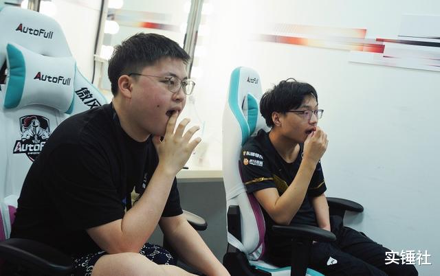 LPL夏季赛|RNG碾压TES夏季赛乱成粥!官方解说“出线分析图”火了,都有希望