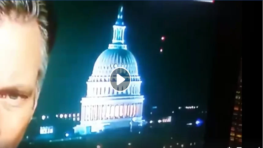 黑猩猩@电视新闻直播中拍到了UFO ,若外星人真的公开露面你做好准备了吗?