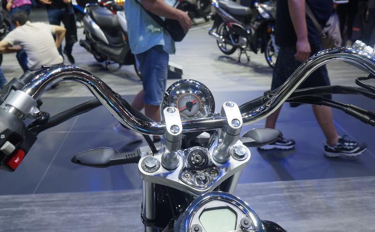 驾驶|难超越的摩托!149cc单缸风冷,离地150+五挡,均价仅1.1万