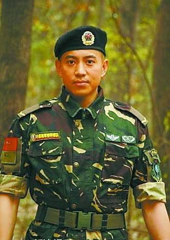 谷智鑫|当红时摔成残疾，患抑郁女友不离不弃，还为他生儿育女，现怎样了