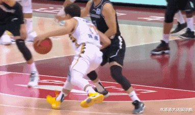 孙铭徽▲34+7+10！击溃辽宁三人防守，六慢镜回放，孙铭徽终破茧成蝶