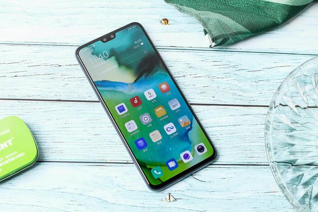 天猫国际|自拍挑不出毛病的5G新机？必买vivo S7的4个理由