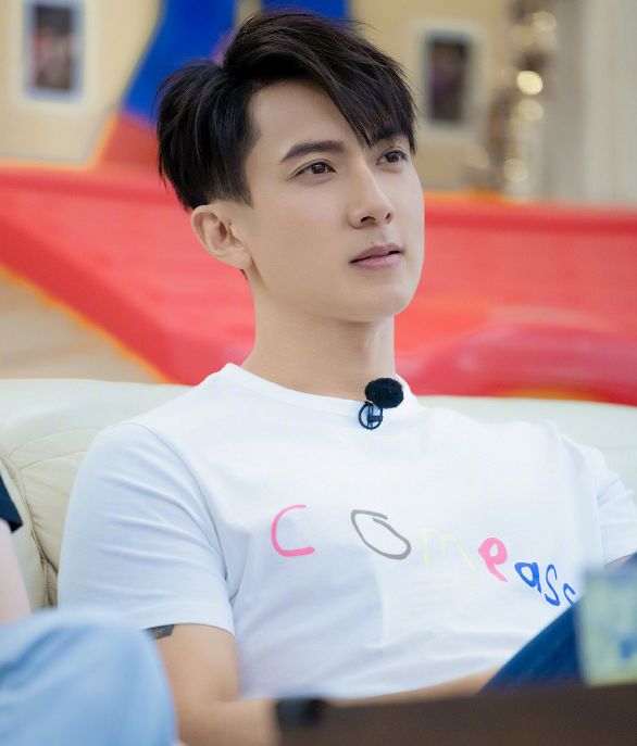 吴尊■吴尊晒与妻子的旧照，看到16年前的他们，才明白什么叫郎才女貌