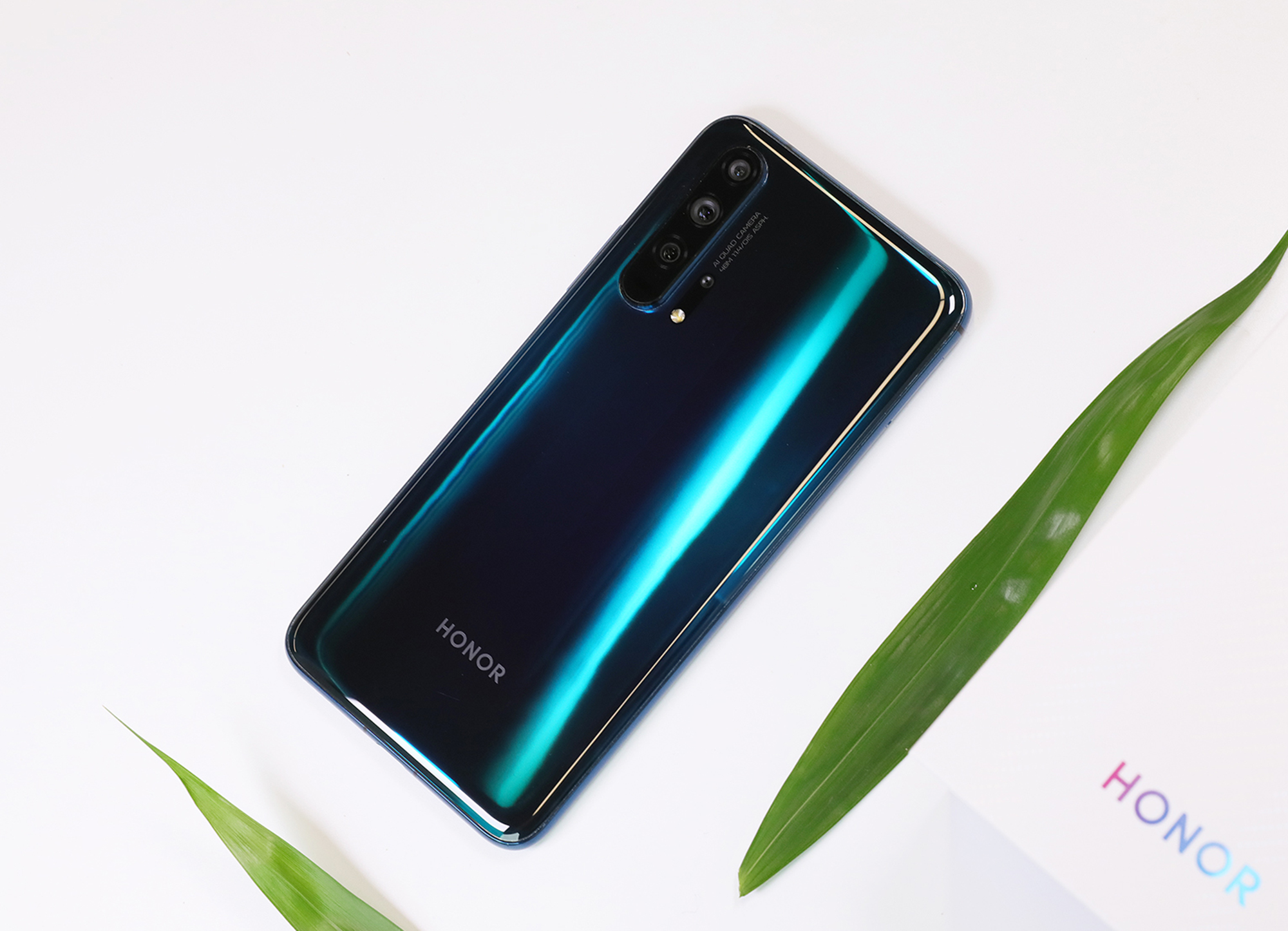 华为荣耀|8+128GB华为老旗舰降至1799，不仅有做工优势，性价比也颇高