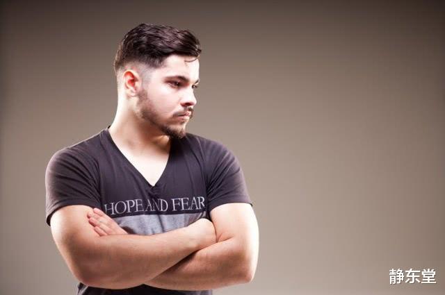 「高血压」肾功能较弱的男人，这4个部位常会“大量冒汗”，希望你一个不占