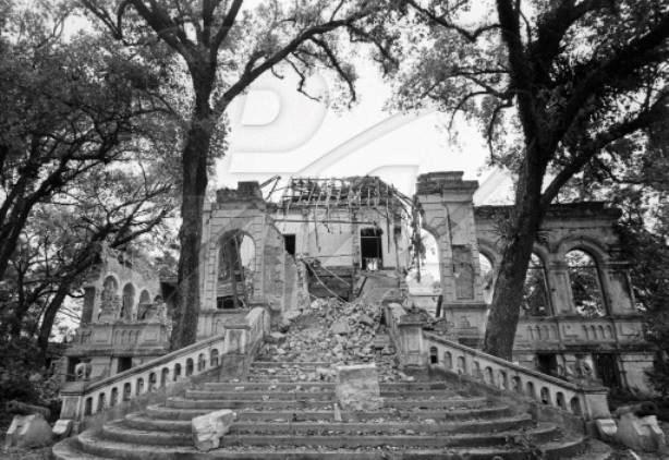 许世友|许世友下令炮轰谅山，不留一间房！越方将领：我们全团仅剩72人