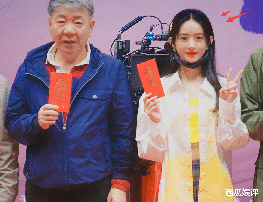 赵丽颖|赵丽颖新剧开机被拍照，路人忘开八级滤镜，展现32岁宝妈真实状态