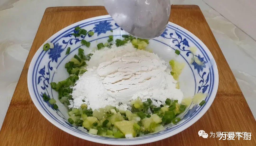 [土豆]土豆别再炒着吃了，锅里烙一烙，比馒头饼干好吃，学会都能开店了