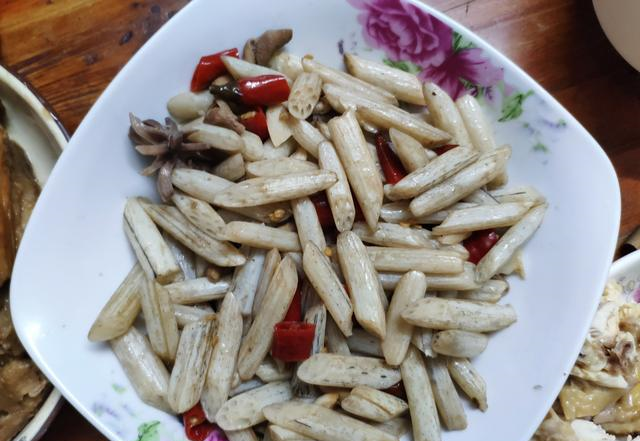 「苦瓜」晒晒我家端午节菜谱，8菜1汤摆满桌，只花了300元，比去饭店还舒服