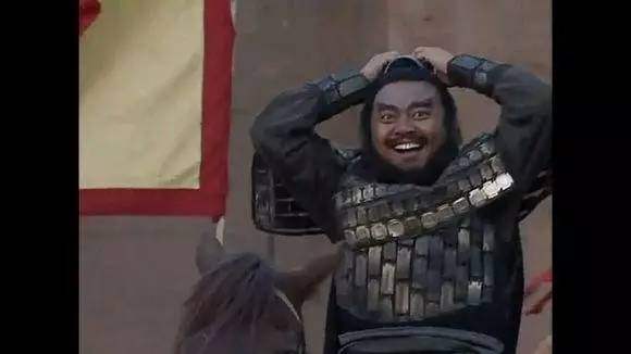 张飞@蜀亡后，张飞一家无人敢动，为啥关羽满门被杀？你看张飞老婆是谁