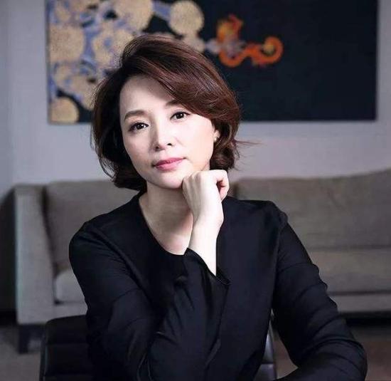 |参观董卿在美国的豪宅,全屋总共十个卫生间,连院子也有露天厨房