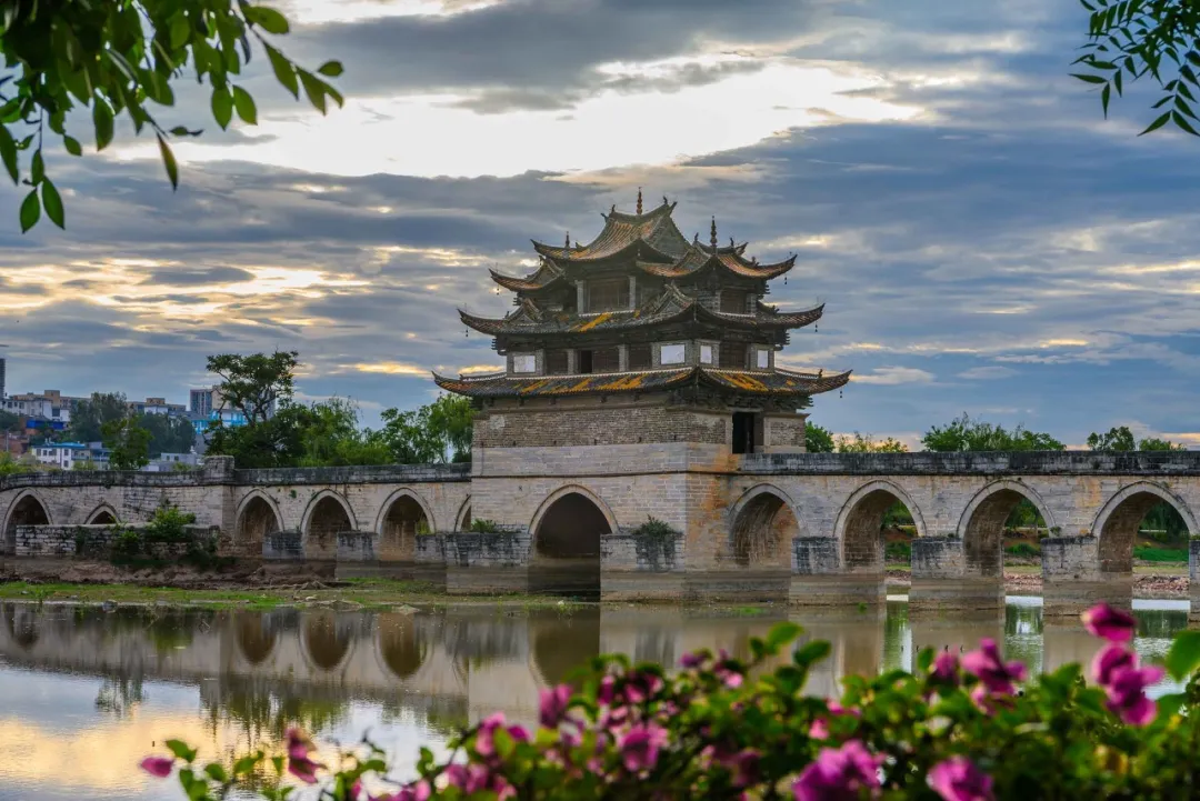 云南|比大理静谧，比丽江舒服！昆明旁这座云南最慢小城，去一趟相当出国！