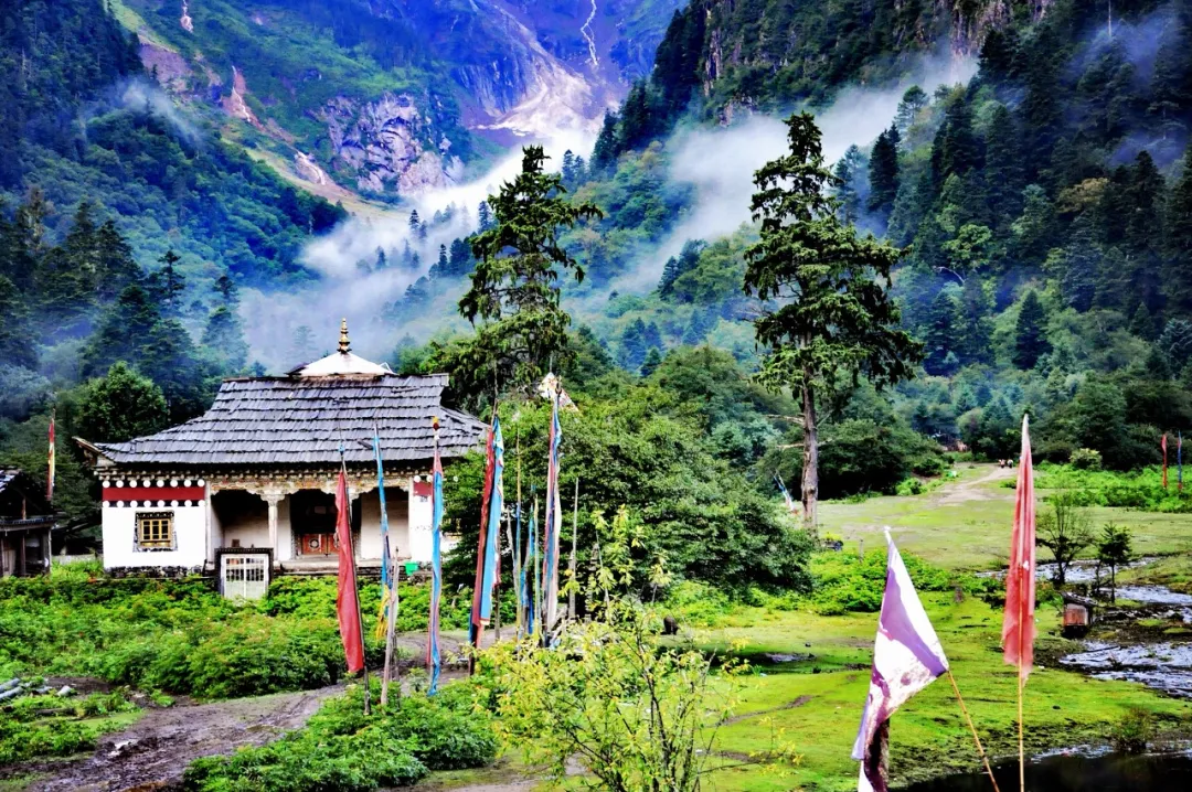 劳斯莱斯库里南|8月最佳旅行地推荐 | 国内最美的12个地方,每一个都美到窒息