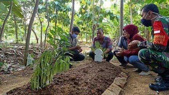 民警|男子发现一具腐烂的尸体将其埋葬，之后得知死者竟是自己的儿子