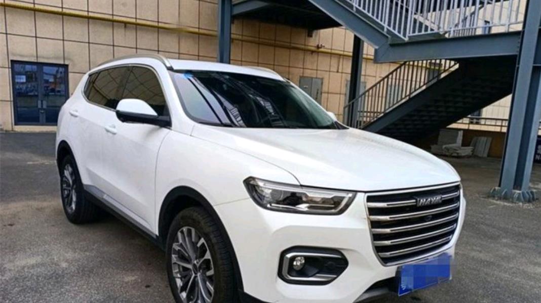 SUV|25岁小伙喜提哈弗H6，空间大家用很合适，分享900公里用车感受