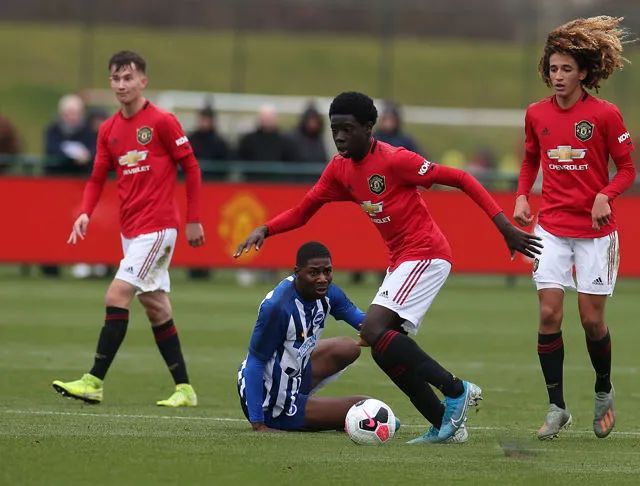 [曼联]曼联即将续约妖童！15岁踢青年足总杯首秀破门，阿森纳本想挖走他