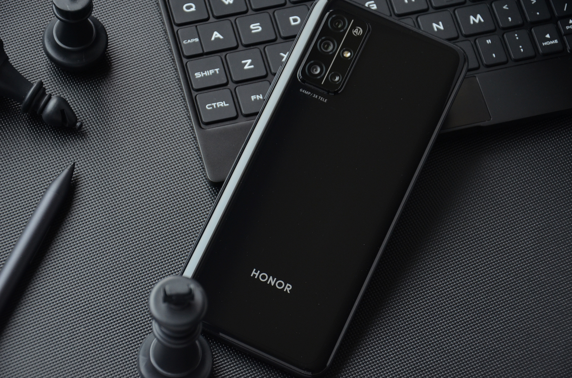 荣耀|仅2099元，双模5G+全焦段四摄+4000mAh，这才是华为真香5G中端机