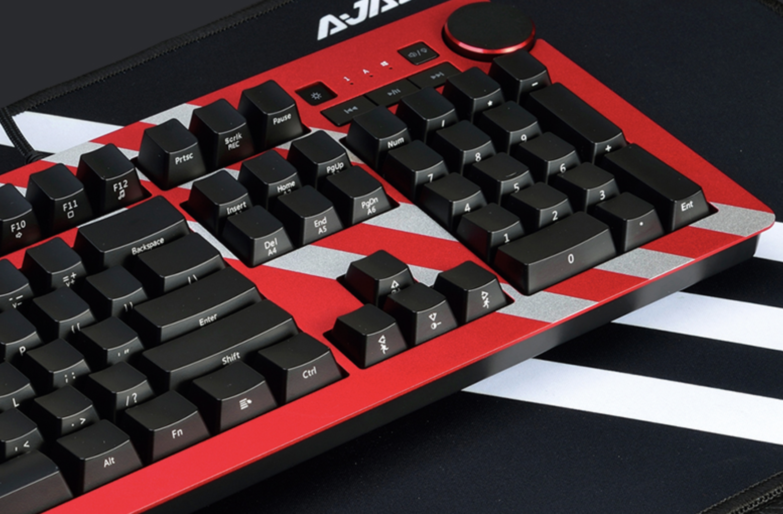 程序员|黑爵K870T三模RGB机械键盘，你想要的它都有