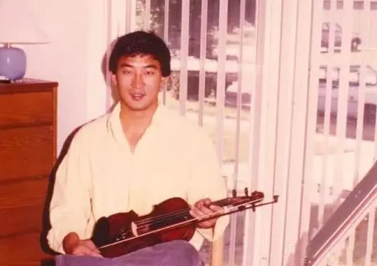 物理▲17岁考上北大，34岁却跳楼身亡，美国名校主动为他降半旗！