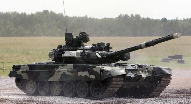 「t-90」大批印军坦克开进加勒万河谷！155重炮掩护开进，莫迪还是没忍住