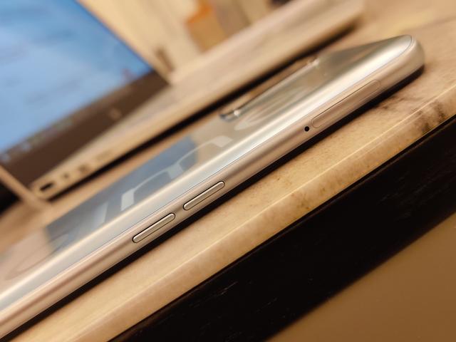 realme|realme真我V5上手：入门级5G手机到底做成了什么样子？