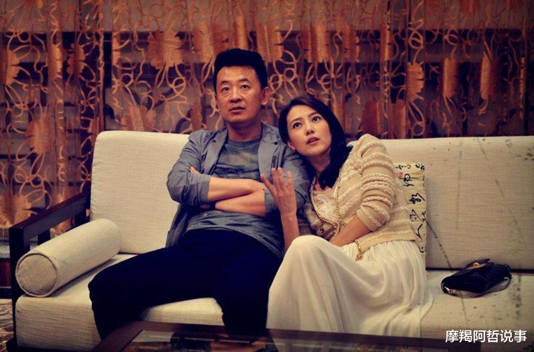 她当初不顾家人反对,嫁给刚出狱的黄海波,今搭档孙红雷终于翻红
