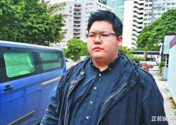 向华强■肯给向佐三次机会的向华强，怎么就让向佑成了\没人疼\的孩子？