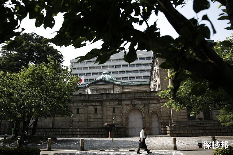 80年经济腾飞的日本，民众膨胀，在1991年时房价暴跌，经验沿用至今