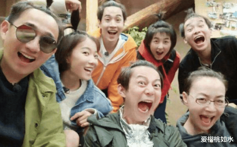 「张子枫」张子枫自曝不想参加向往4，曾提刻薄要求希望被换掉，何老师回复亮了