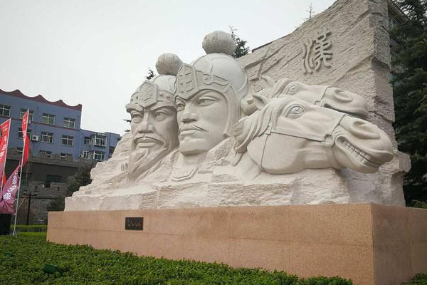 「霍去病」谁才是大汉帝国真正的战神？韩信不够格，霍去病还差一点