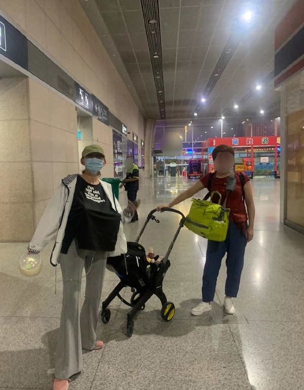 热依扎|同样被骂“疯”的郑爽和热依扎，在做母亲上高下立判