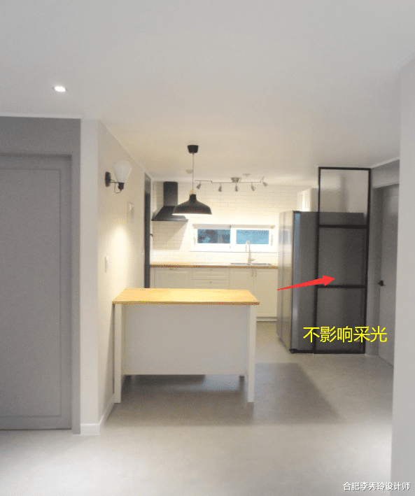 「」不明白，卫生间的玻璃隔断为啥要装在冰箱旁边？知道作用不说话了