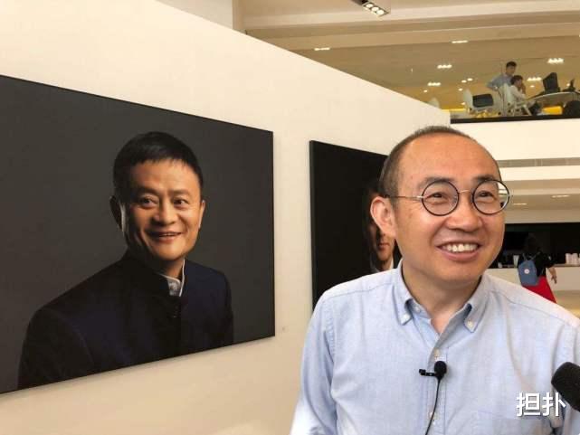 「李嘉诚」在中国套走上千亿都投到外国，儿子还成外国人，如今一夜亏掉千亿