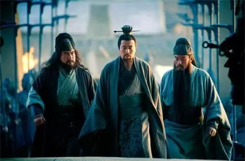 「刘备」刘备的野心有多大？把他4个儿子的名字连起来念，你就全明白了