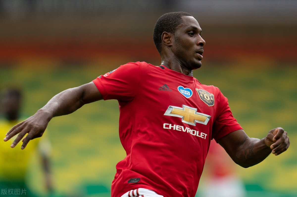 广州恒大|中国足坛罕见一幕！保级队8外援致敬冠军恒大，上港球迷不服