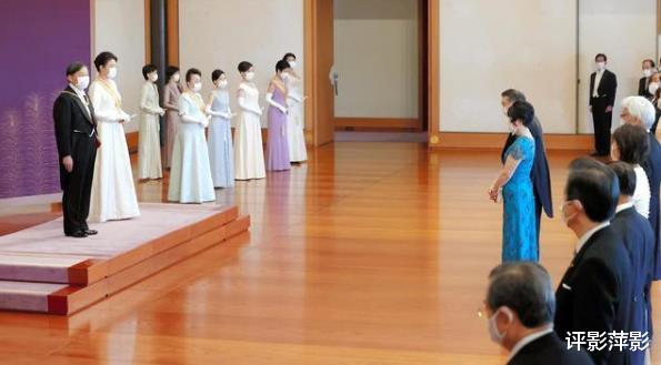 日本皇室新年慶賀，女眷們首次不戴王冠，沒瞭看頭好無趣-圖2