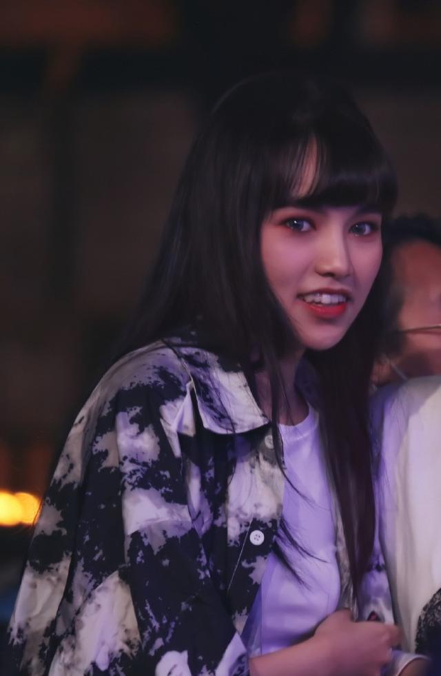 小姐姐|2020CJ:曾在《创》凭鬼灭主题曲出圈,来CJ才发现腿比歌绝