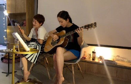 马伊琍|离婚十个月，马伊琍新恋情疑似曝光：如果是真的，我们祝福她
