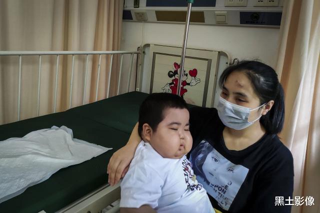 黑土影像|大儿子被诊断活不过10岁，今小儿子又病重，重庆一男子称被媳妇害惨了
