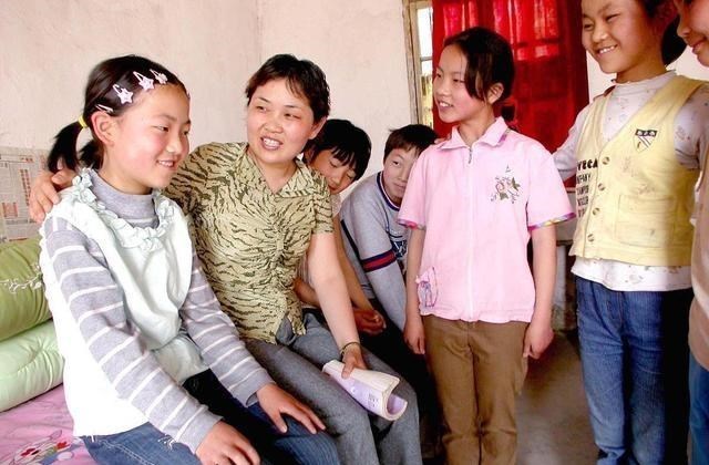 ▲教师面临的两大难题：2020年或将解决工资待遇，另一难题如何破解