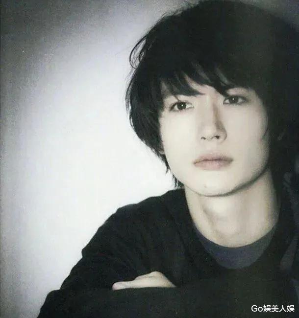 三浦春马|外表帅气却自卑到骨子里,曾想退圈做农民,是谁逼死了三浦春马?