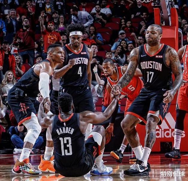 火箭队:捡漏!湖人弃用350万中锋,2.03米神射火箭狂赚,未来以谁为核心