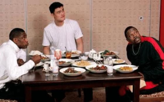 「姚明」曾经姚明在美国花2000万,开了4家“中国姚餐厅”,如今变成什么样了?