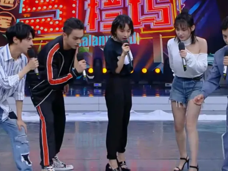 「快乐大本营」30岁好不容易去快乐大本营，因为抢镜头得罪了维嘉，被对方所斥责