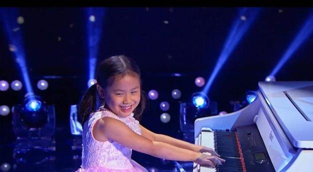 林俊杰|女孩钢琴演唱经典曲目，一开口才发现“变味”了，网友：艺术人才