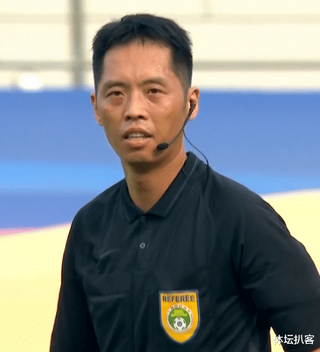 山东鲁能|中超门线悬案!鲁能门将神扑捞球,裁判没有表示,这球进了吗?