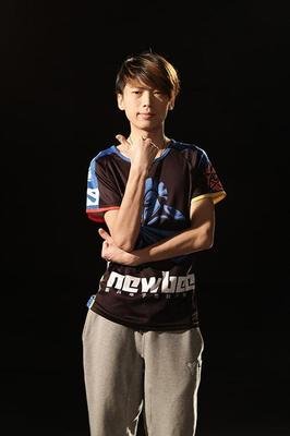 中单▲刀圈故事会：冠军中单MU，有天赋的少年不怕大器晚成