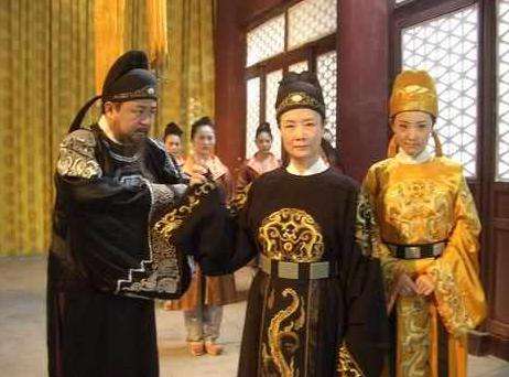 #狄仁杰#狄仁杰死后，儿媳在遗物中发现8字，暴露他和武则天的特殊关系