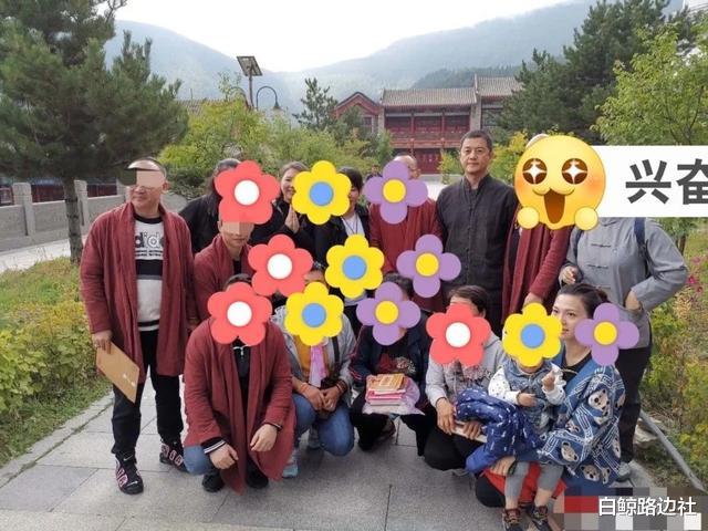李亚鹏|李亚鹏现身五台山求转运，身负巨债，500亿身家女友也另找新欢