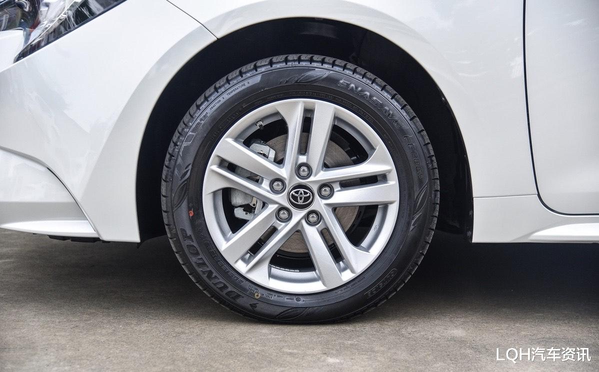 『丰田雷凌』丰田是日系“省油王”?油耗4.1L,一公里才2毛多,还配8大气囊